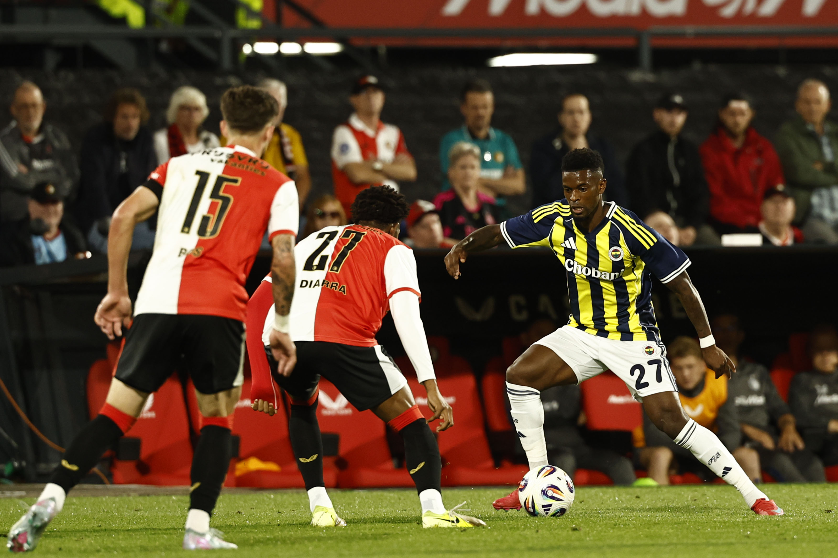 关键时刻体能课后，圣安东尼奥马刺单刀错失备战欧联，球迷炸锅，临场指挥获称赞的简单介绍